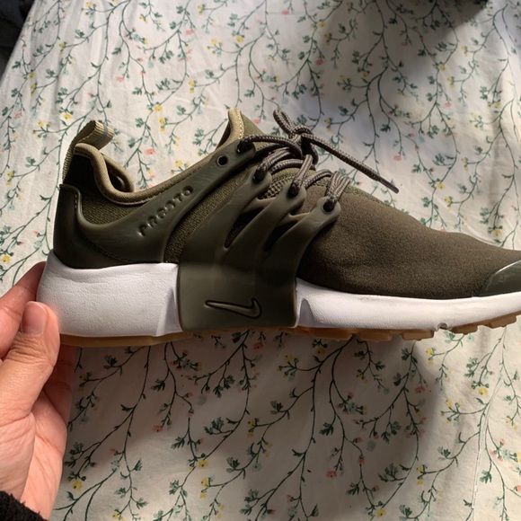 Nike Shoes - Nike Air Presto